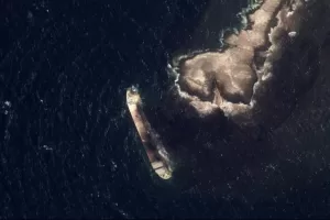 Mideast gulf shipping spill.jpg